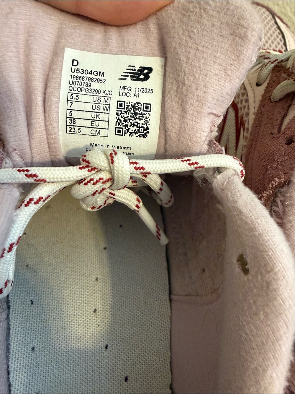 New Balance Pink & White Unisex Sneakers - Picture 3 of 3